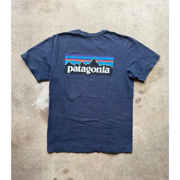 Patagonia Navy Blue Spellout Tee Size Medium Outdoors Hiking - Picture 1 of 8